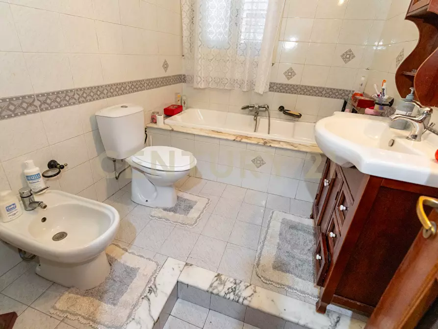 Immagine 32 di Quadrilocale in vendita  in Via Santissima Trinità 71 a Catania