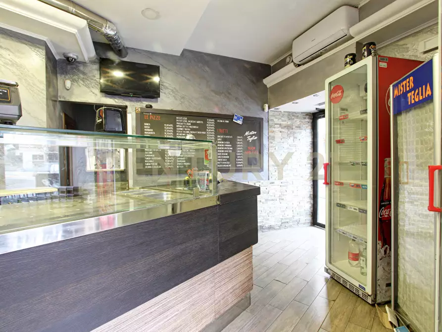 Immagine 13 di Pizzeria / Pub in vendita  in Via Montebuono 1 a Roma