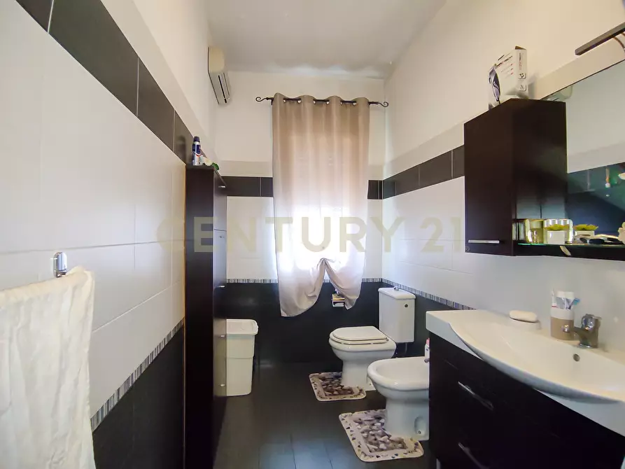 Immagine 12 di Appartamento in vendita  in Viale delle Olimpiadi 11 a Aci Catena