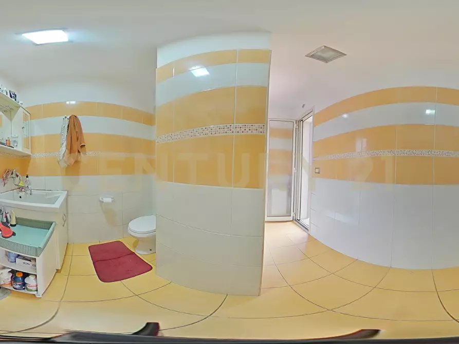 Immagine 60 di Pentalocale in vendita  in Via Cesare Battisti 34 a Belpasso