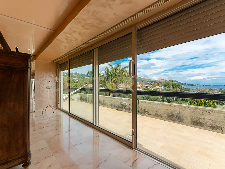 Immagine 87 di Villa in vendita  in Via G. Pezzana 11 a Aci Castello