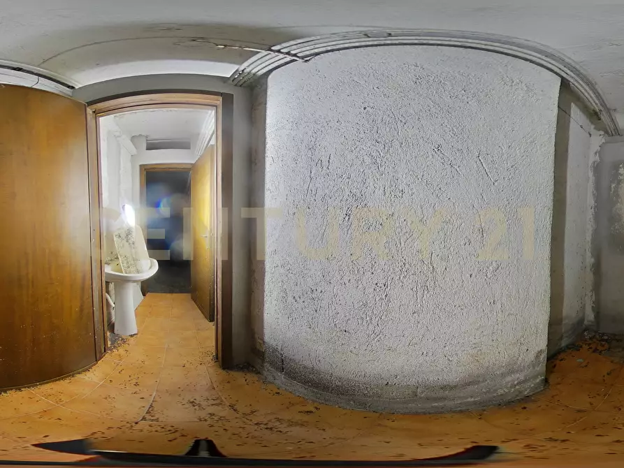 Immagine 37 di Magazzino in vendita  in Via del Bosco 407 a Catania