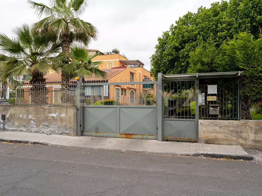 Immagine 4 di Attico in vendita  in Via Maria Gianni 85 a Catania