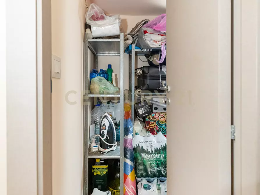 Immagine 32 di Pentalocale in vendita  in Via Recupero 38 a Catania