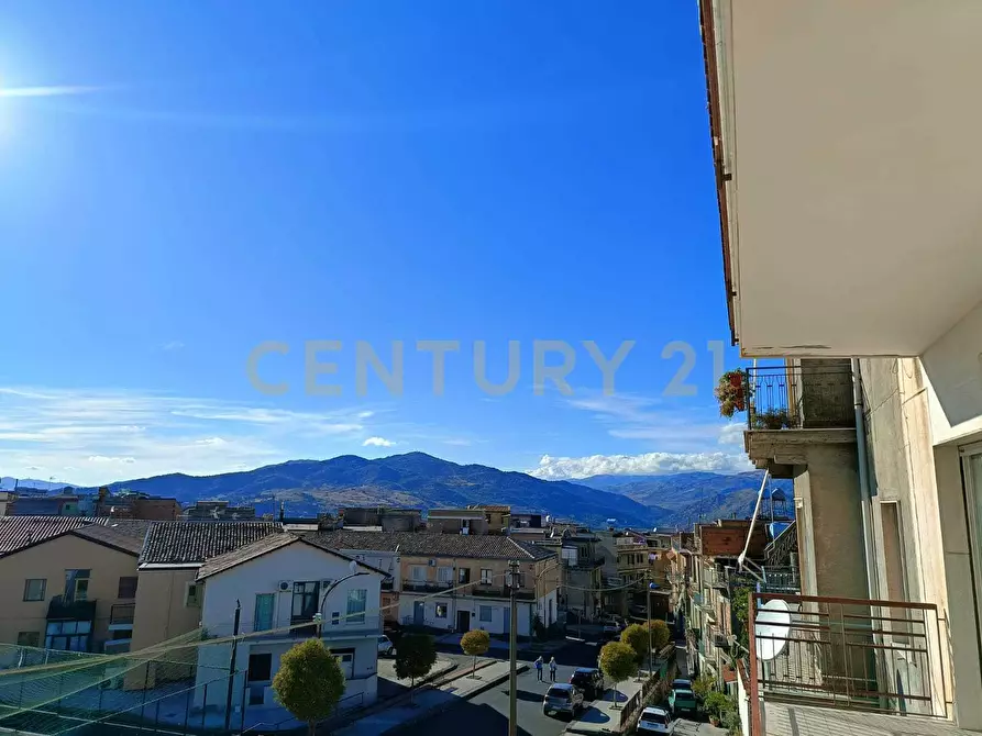 Immagine 16 di Quadrilocale in vendita  in Via Omero 65 a Bronte