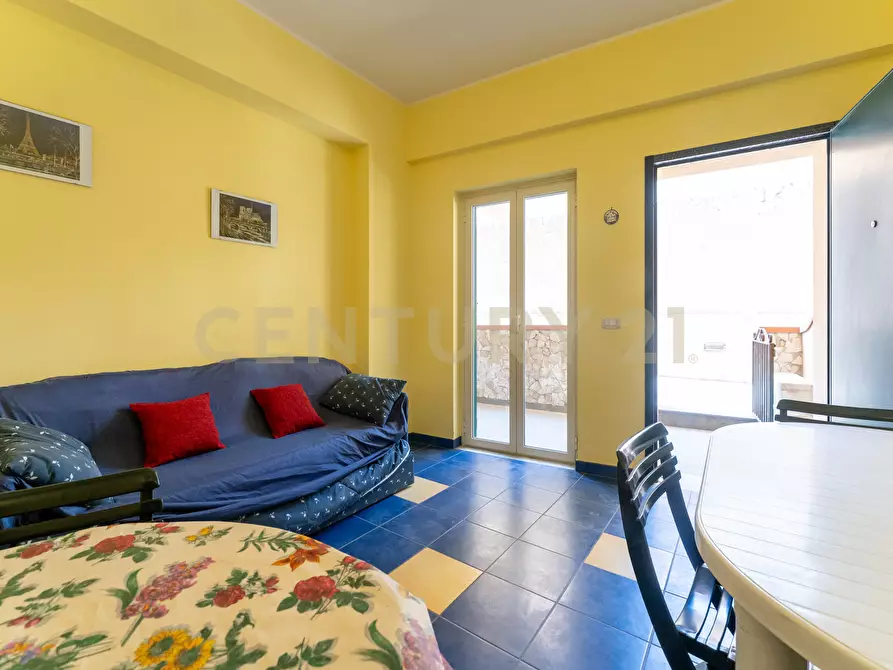 Immagine 15 di Bilocale in vendita  in Via Lungomare 2 a Sant'alessio Siculo