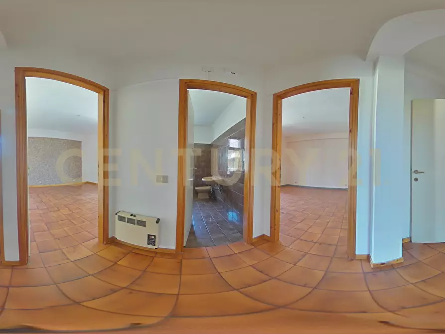 Immagine 47 di Trilocale in vendita  in Via Nazionale a Aci Castello