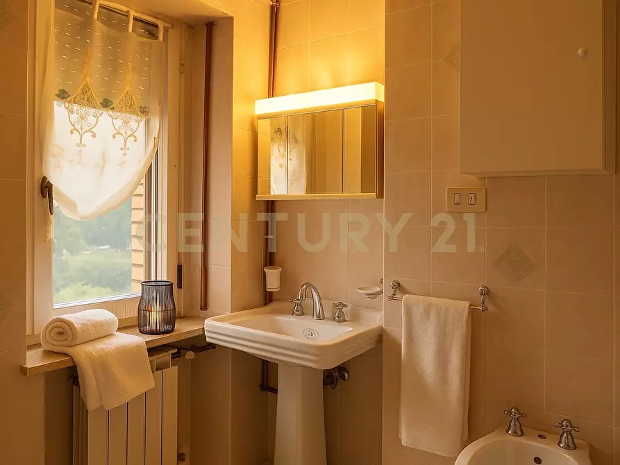 Immagine 21 di Trilocale in vendita  in Viale Dante Alighieri 1 a Radicofani