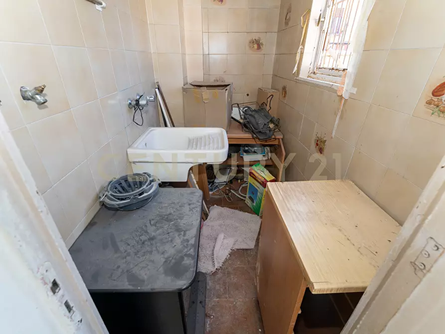 Immagine 19 di Bilocale in vendita  in Via Caduti del Lavoro 131 a Catania