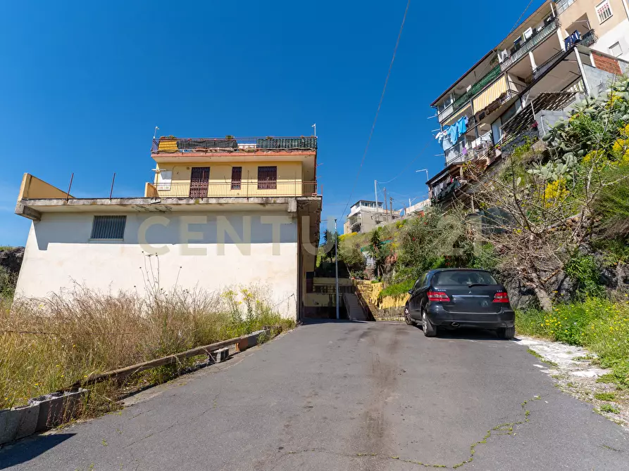 Immagine 2 di Bilocale in vendita  in Via Tito Speri 43 a Catania