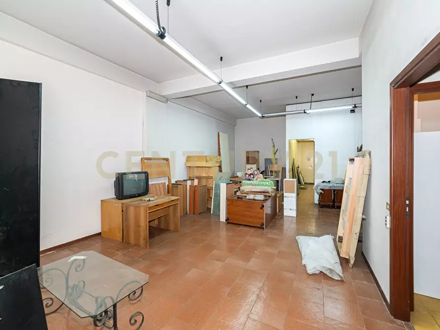 Immagine 11 di Locale commerciale in vendita  in Via Tripoli 185 a Aci Castello