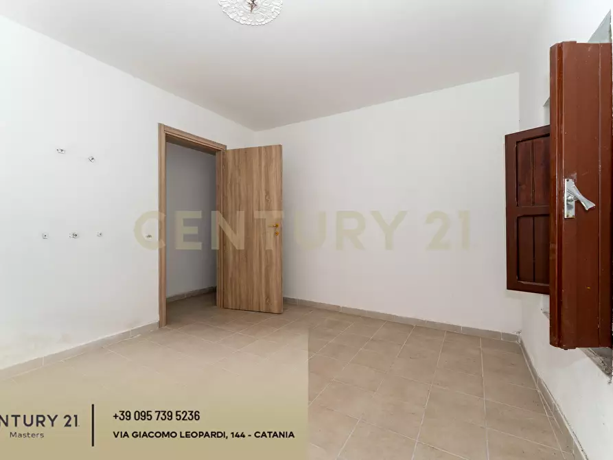 Immagine 71 di Quadrilocale in vendita  in Stradale Cravone 105 a Catania