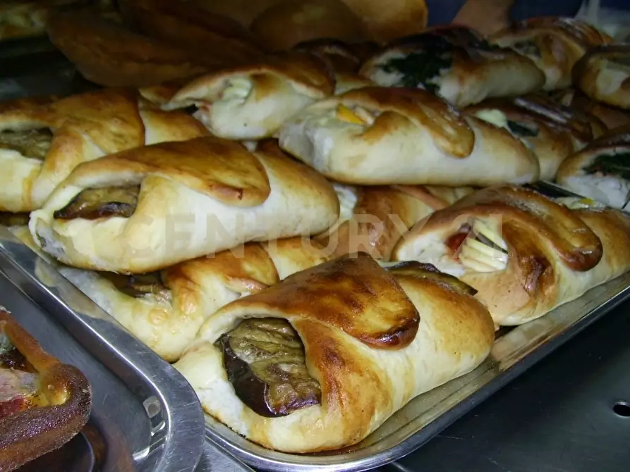 Immagine 7 di Pizzeria / Pub in vendita  in Via della Regione 1 a San Giovanni La Punta