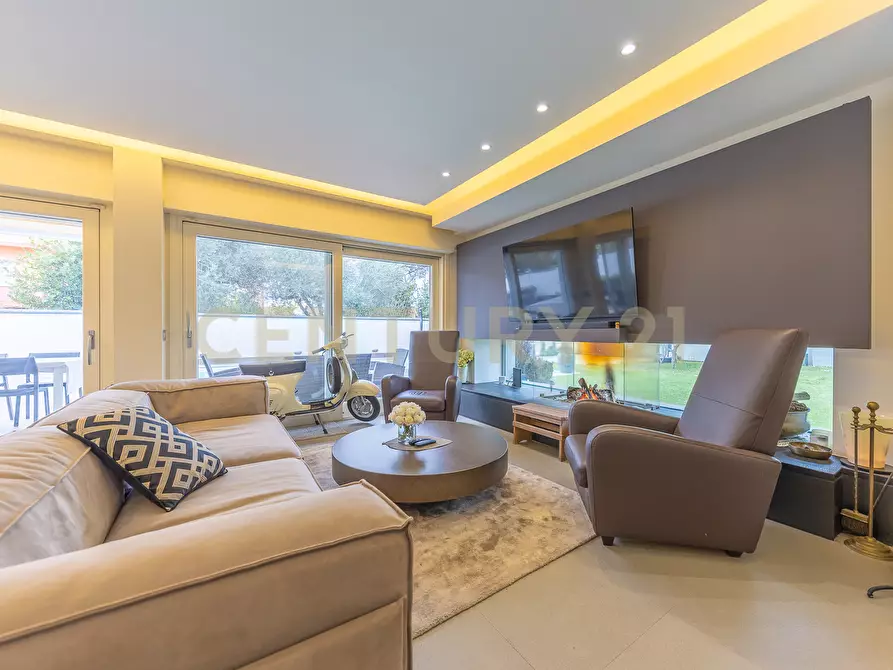 Immagine 37 di Villa in affitto  in Via Bedollo 117 a Roma