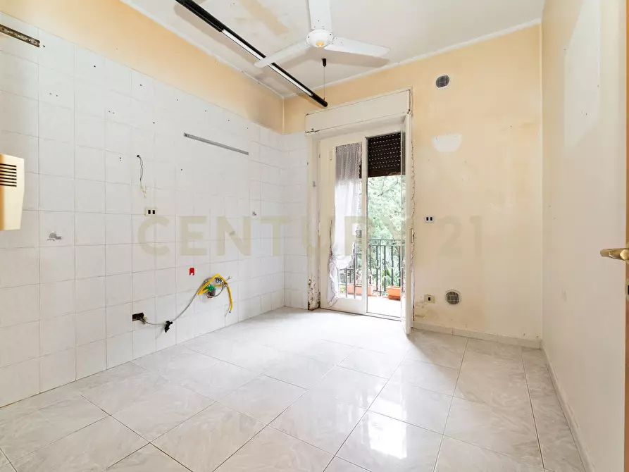 Immagine 7 di Pentalocale in vendita  in Via Stefano Vitale 12 a Catania