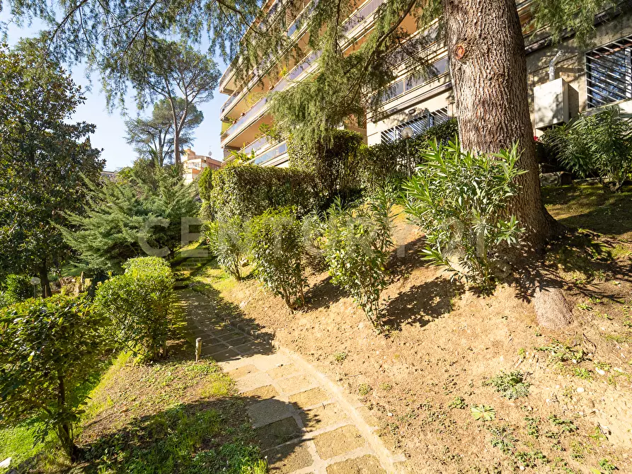 Immagine 20 di Bilocale in vendita  in Via la Sila 14 a Roma