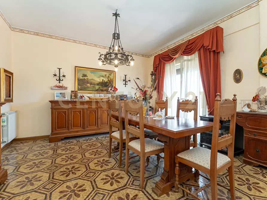 Immagine 15 di Pentalocale in vendita  in Via Madonna delle Lacrime 64 a Catania