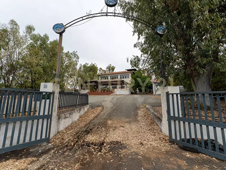 Immagine 1 di Locale commerciale in affitto  in Via Catira 2 a San Gregorio Di Catania