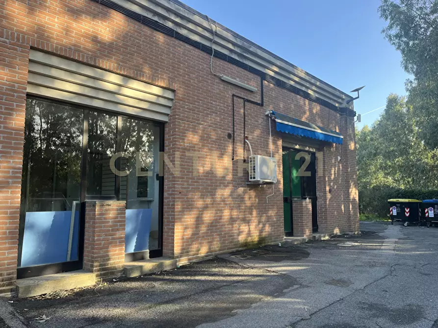 Immagine 6 di Locale commerciale in vendita  in Via Ponte Giorgini a Castiglione Della Pescaia