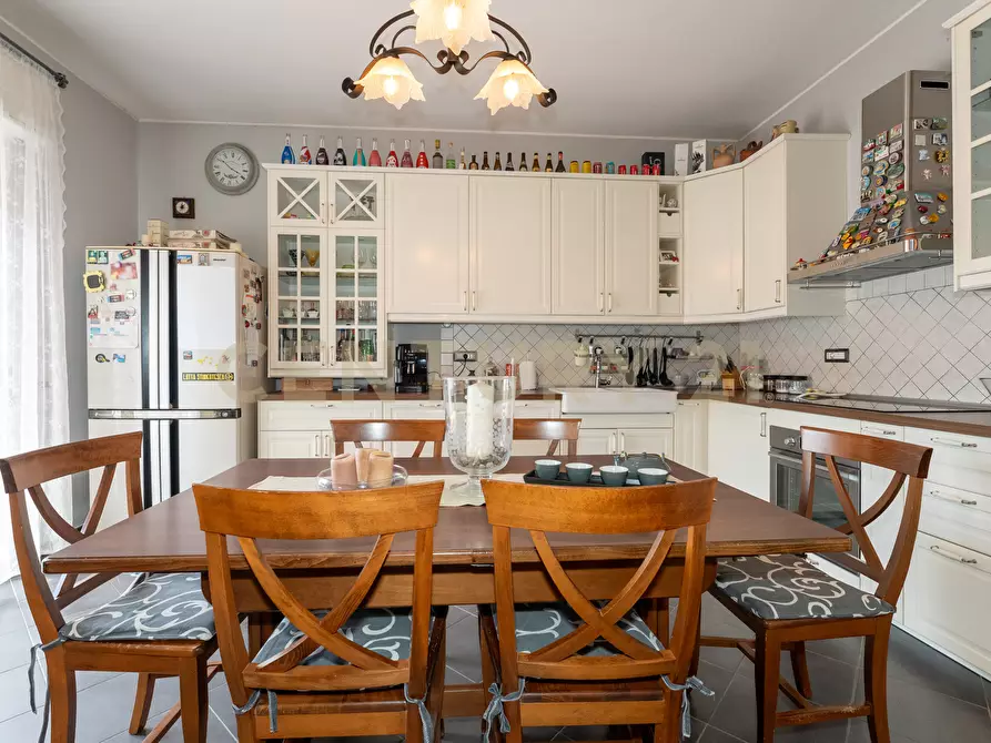 Immagine 38 di Quadrilocale in vendita  in Via Veglia 1 a Catania