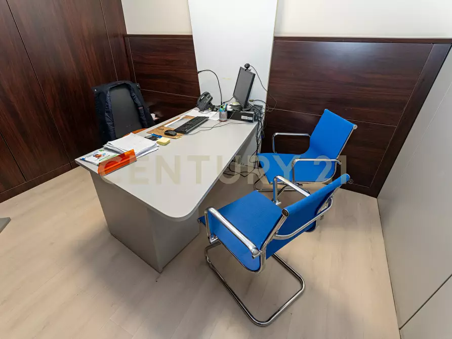 Immagine 15 di Locale commerciale in vendita  in Corso delle Province 23 a Catania