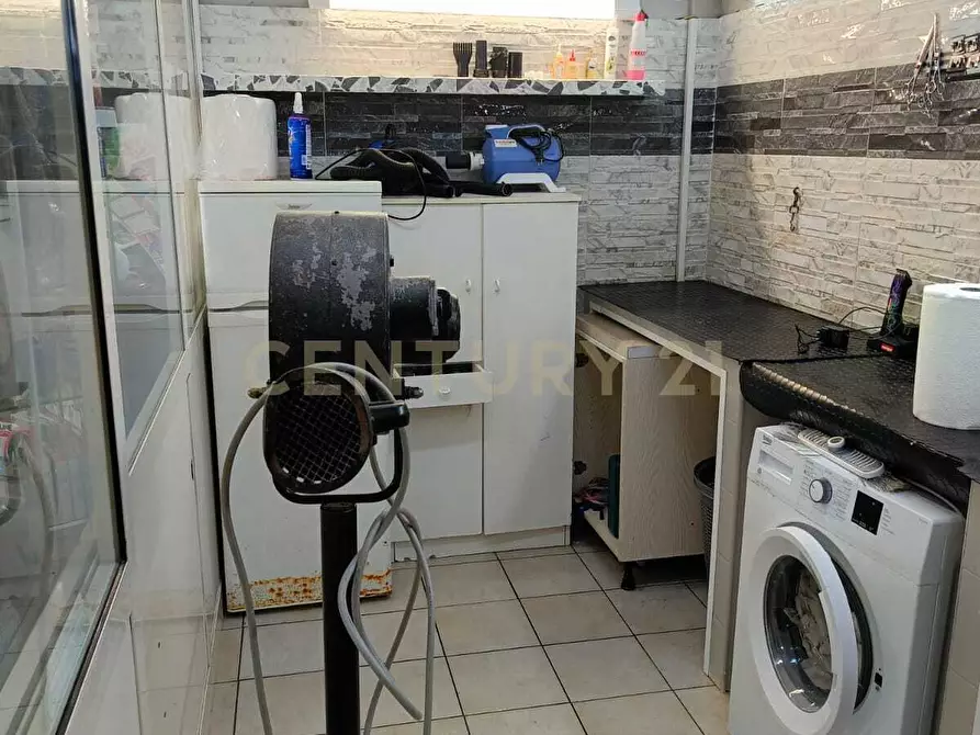 Immagine 10 di Attività artigianale in vendita  a Catania