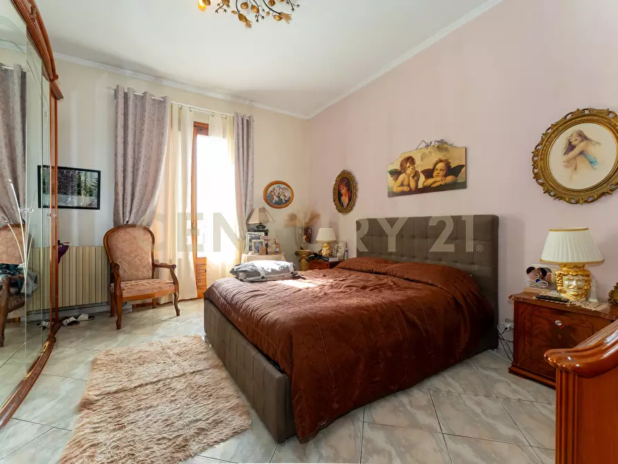 Immagine 36 di Pentalocale in vendita  in Via Antonio de Curtis 27 a Misterbianco