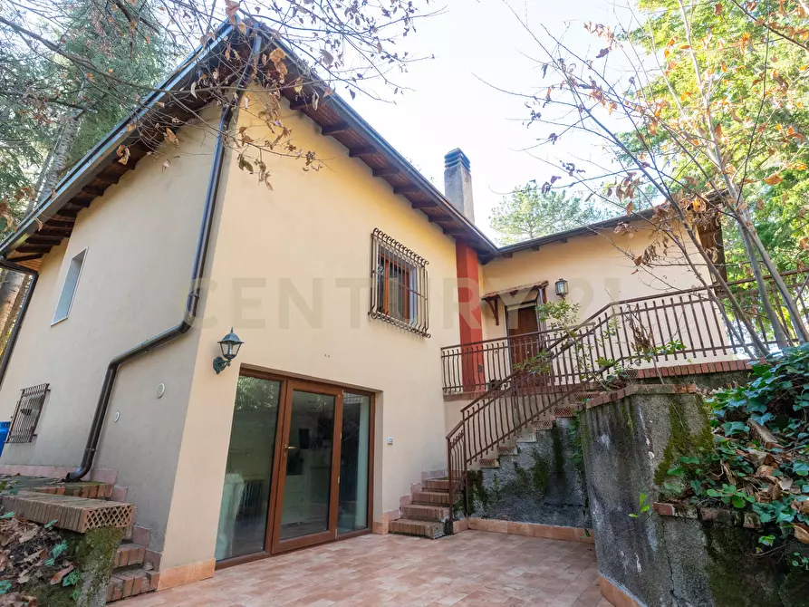 Immagine 4 di Villa in vendita  in Via della Regione 70 a Pedara