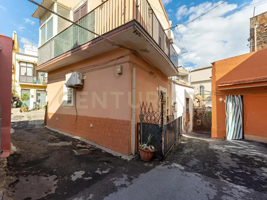 Immagine 2 di Casa indipendente in vendita  in Via Lumacari 2 a Catania