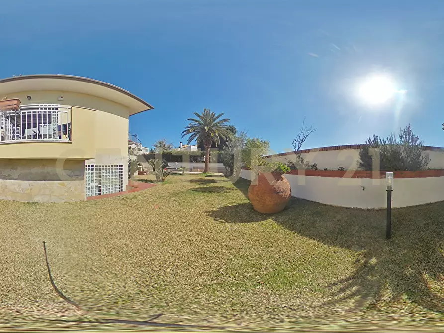 Immagine 98 di Villa in vendita  in Via Antonello da Messina 57 a Aci Castello