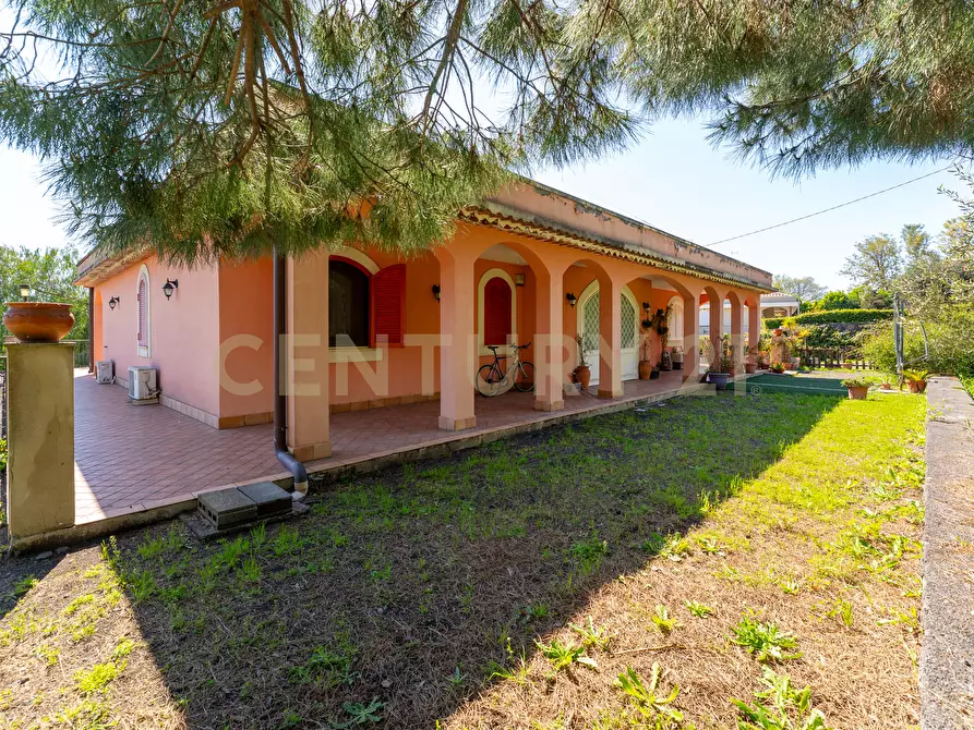 Immagine 10 di Villa in vendita  in Via Alcaloro Petrone 47 a Viagrande