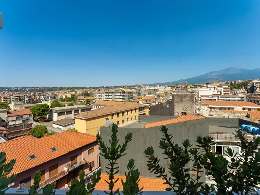 Immagine 18 di Pentalocale in vendita  in Via Salvatore Vigo 106 a Acireale