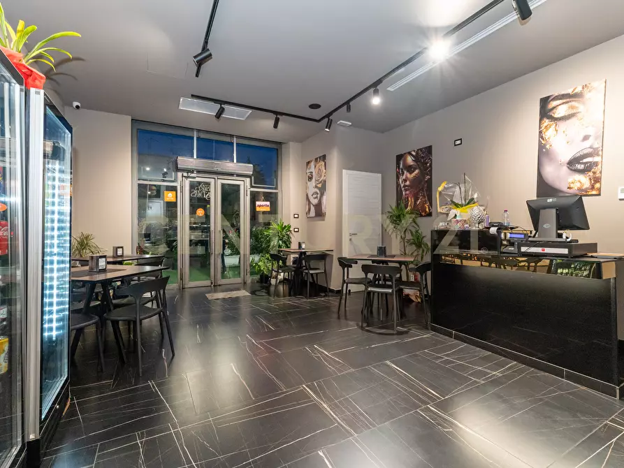 Immagine 10 di Attività commerciale in vendita  in Corso Indipendenza 131 a Catania