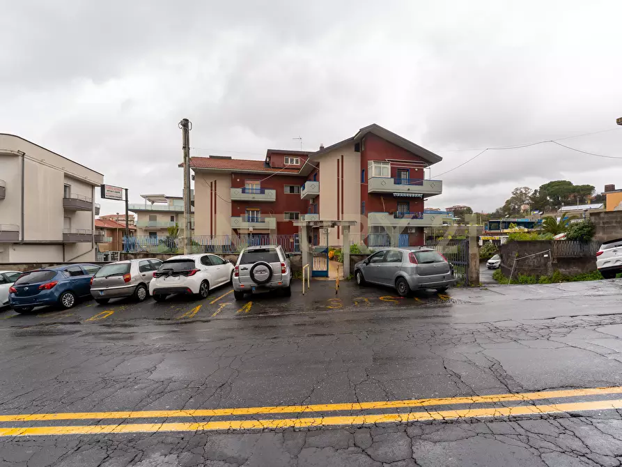 Immagine 35 di Trilocale in vendita  in Via Antonio Gramsci 23 a Gravina Di Catania