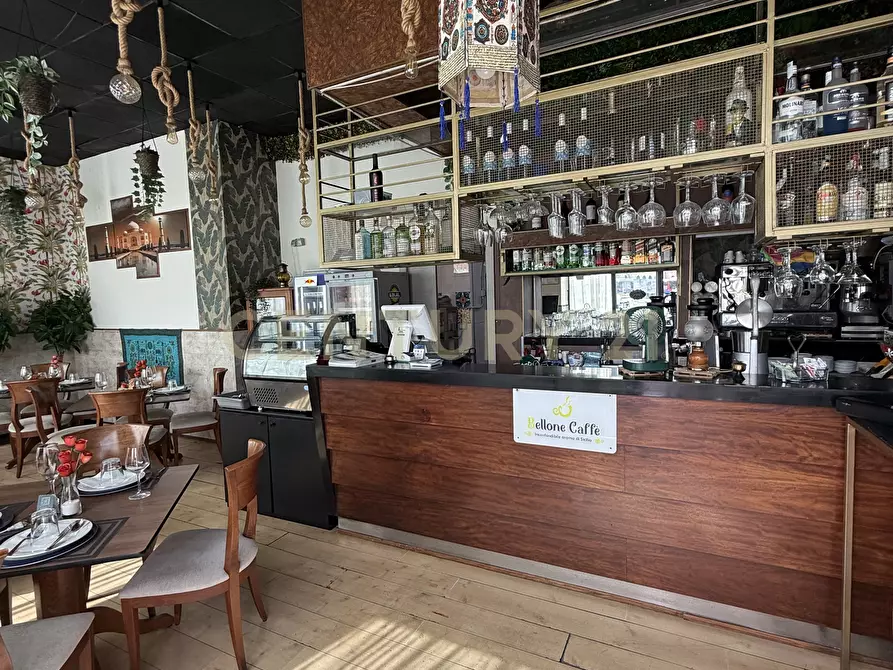Immagine 3 di Bar / Ristorante in vendita  in Piazza Papa Giovanni XXIII 1 a Catania