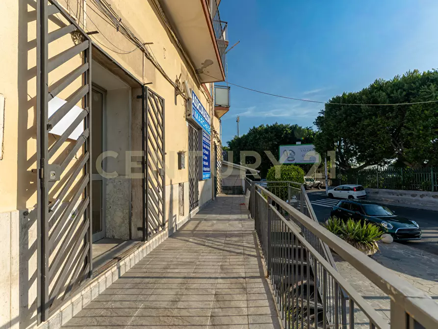 Immagine 32 di Locale commerciale in vendita  in Via Nizzeti 3 a Tremestieri Etneo