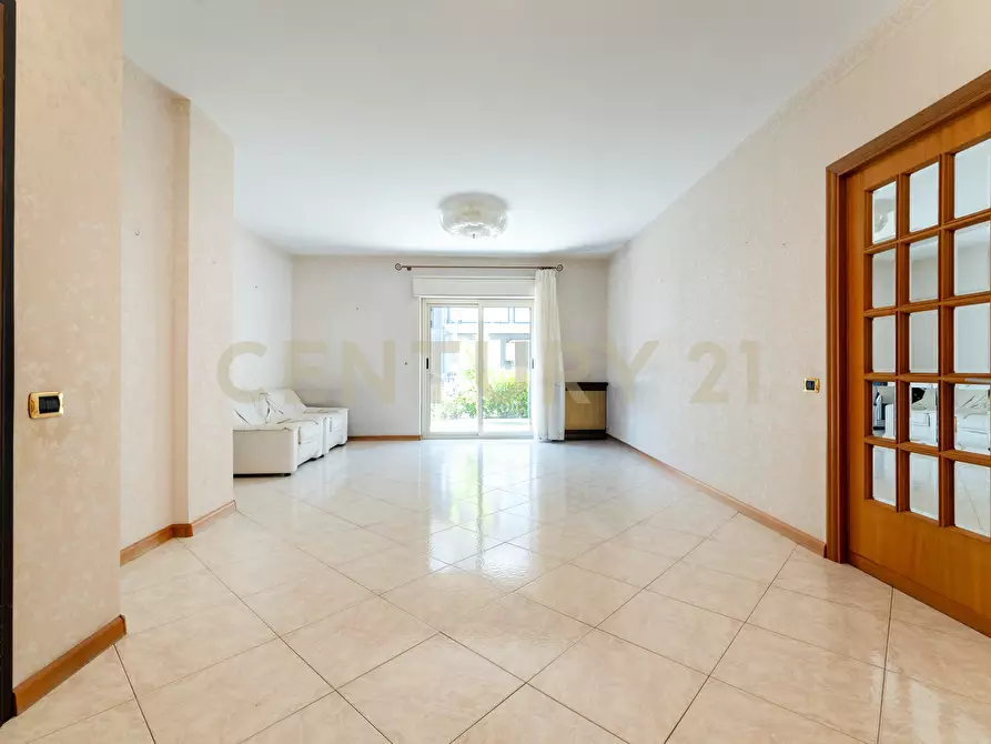 Immagine 48 di Pentalocale in vendita  in Via Nobile 19 a San Gregorio Di Catania