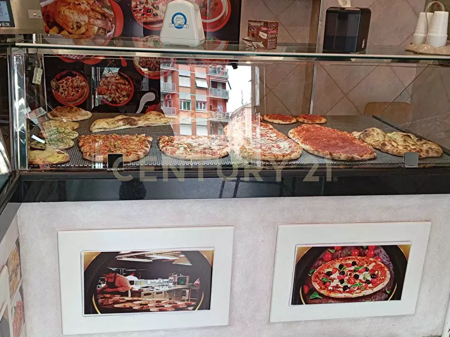 Immagine 24 di Bar / Ristorante in vendita  in Piazza Cesare Cantù 5 a Roma