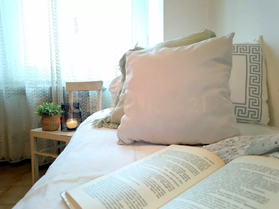 Immagine 25 di Trilocale in vendita  in Viale Dante Alighieri 1 a Radicofani