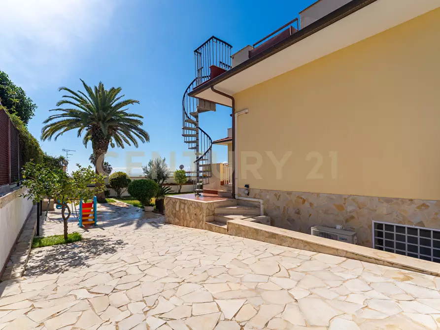 Immagine 16 di Villa in vendita  in Via Antonello da Messina 57 a Aci Castello