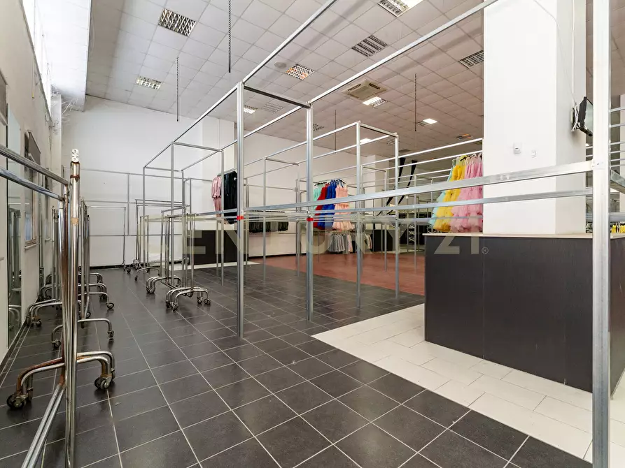 Immagine 20 di Attività commerciale in vendita  in Viale del Commercio a Misterbianco