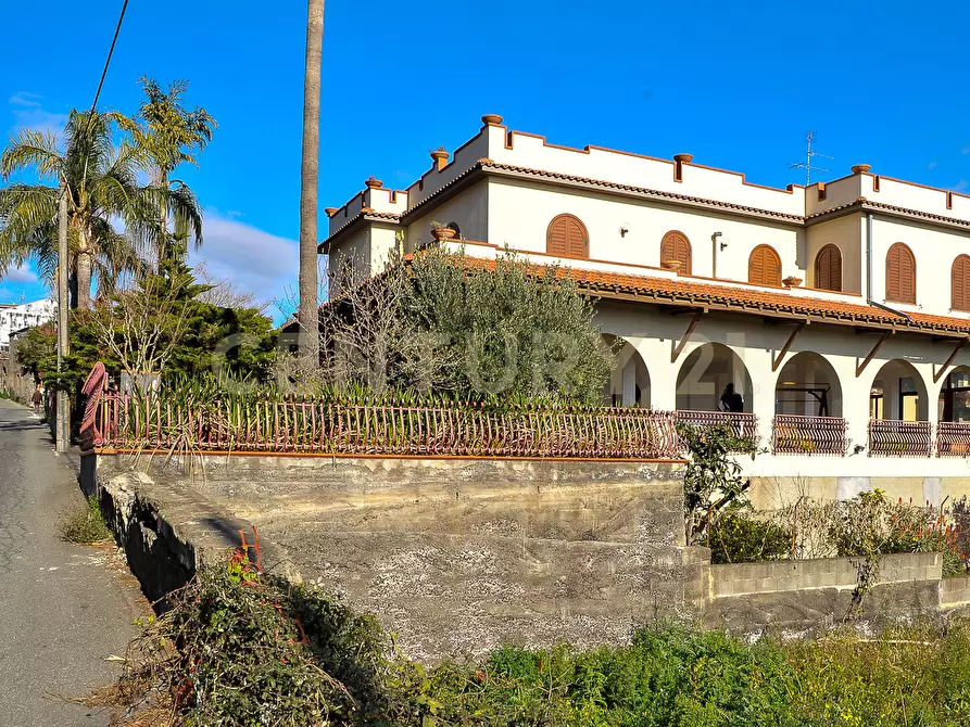 Immagine 1 di Villa in vendita  in Via Musumeci 47 a Giarre