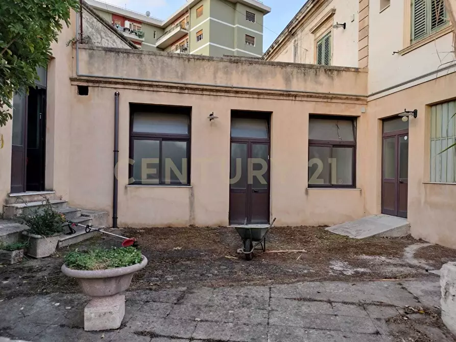 Immagine 23 di Palazzo in vendita  in Viale Regina Margherita 27 a Messina