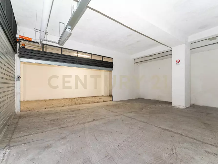 Immagine 20 di Garage in vendita  in Viale Artale Alagona 27 a Catania