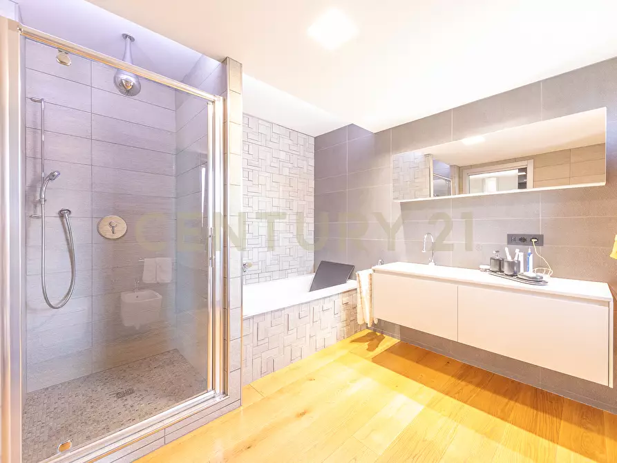 Immagine 68 di Villa in vendita  in Via Palmoli 27 a Roma