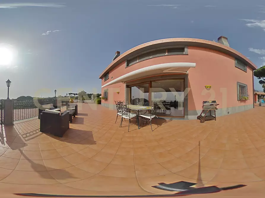 Immagine 100 di Villa in vendita  in Via Brinzio 20 a Aci Catena