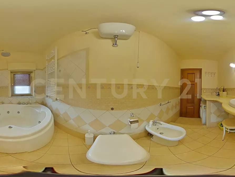 Immagine 35 di Appartamento in vendita  in Via dei Lillà 1 a Valverde