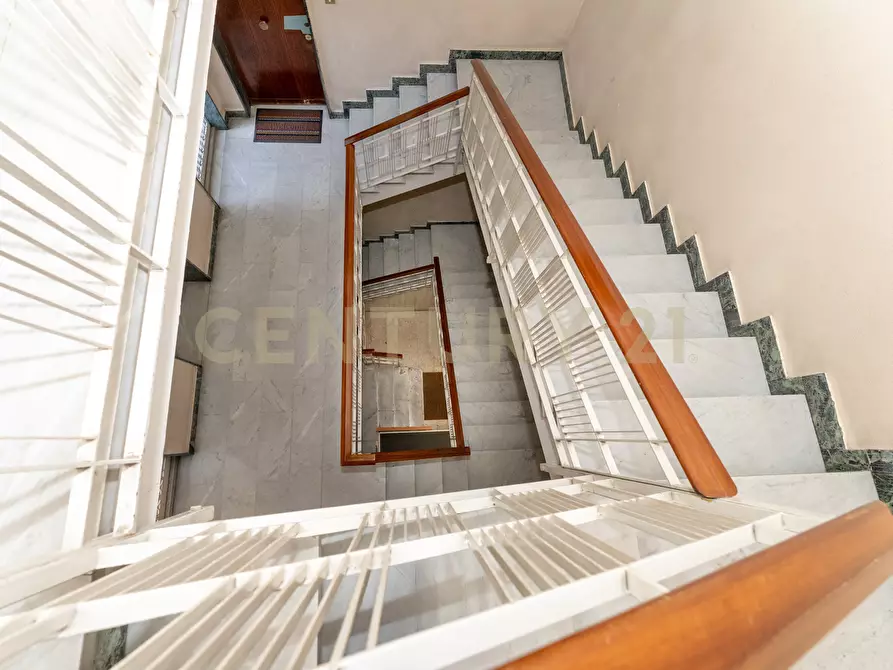 Immagine 43 di Quadrilocale in vendita  in Via Enna 15 a Catania
