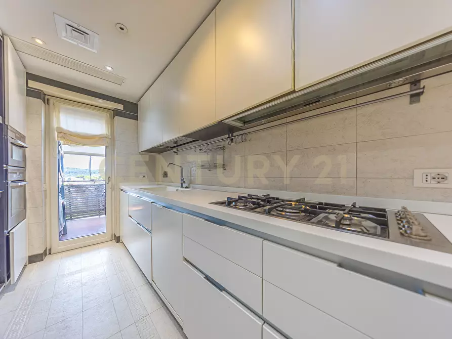 Immagine 43 di Appartamento in vendita  in Via Bevagna 68 a Roma