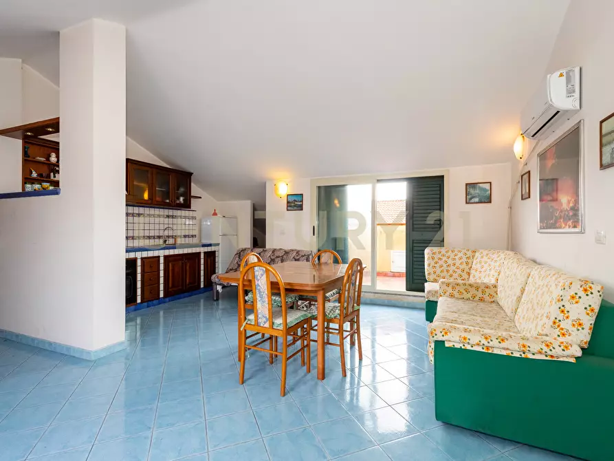 Immagine 14 di Mansarda in vendita  in Via Spiaggia 39 a Mascali